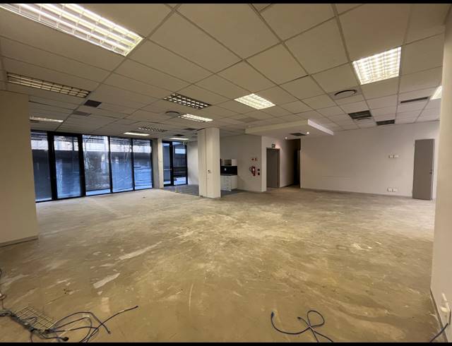 236M² OFFICE TO LET IN WOODSTOCK